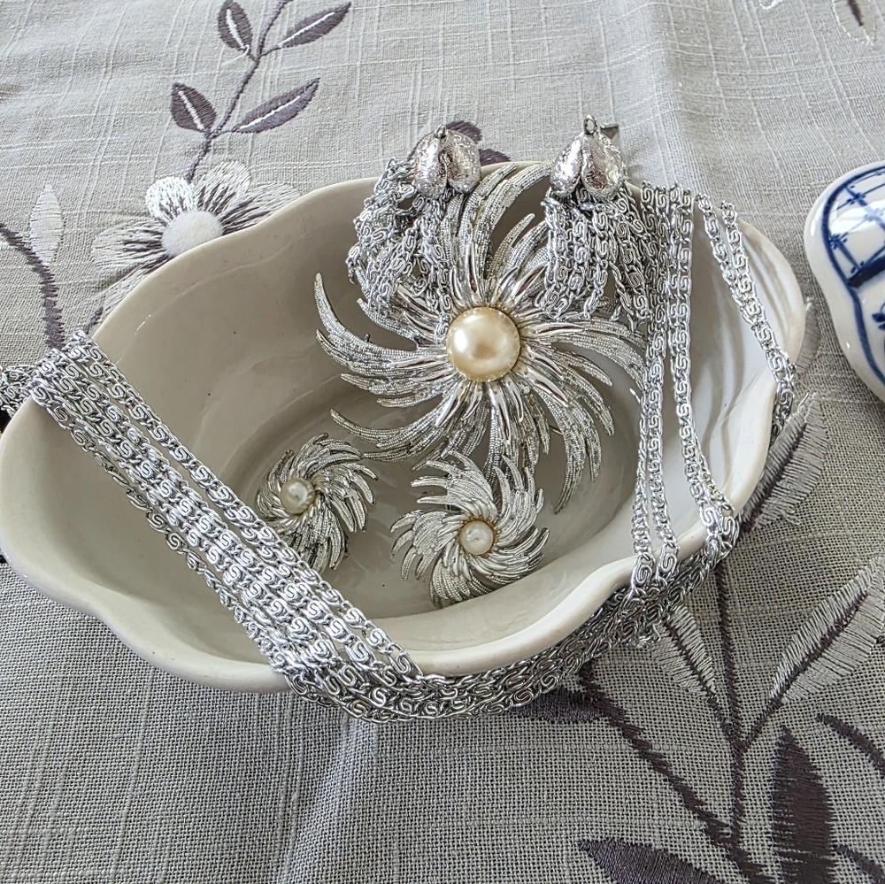 Elegant Silver Tone and Pearl Jewelry Set Bundle
